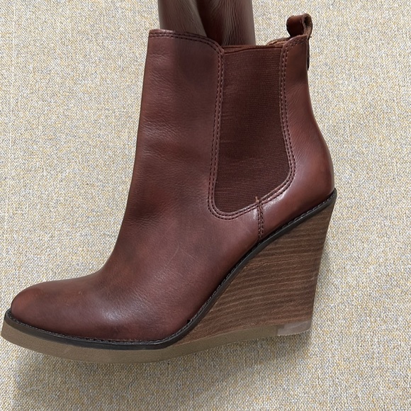 ❤️Lucky Brand leather Ankle Bootie - Picture 4 of 8